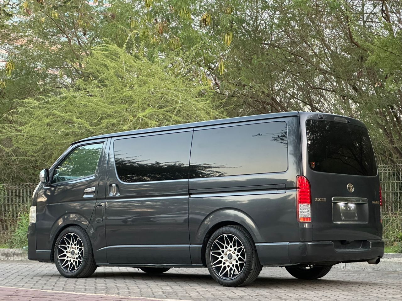 HIACE thumbnail 7